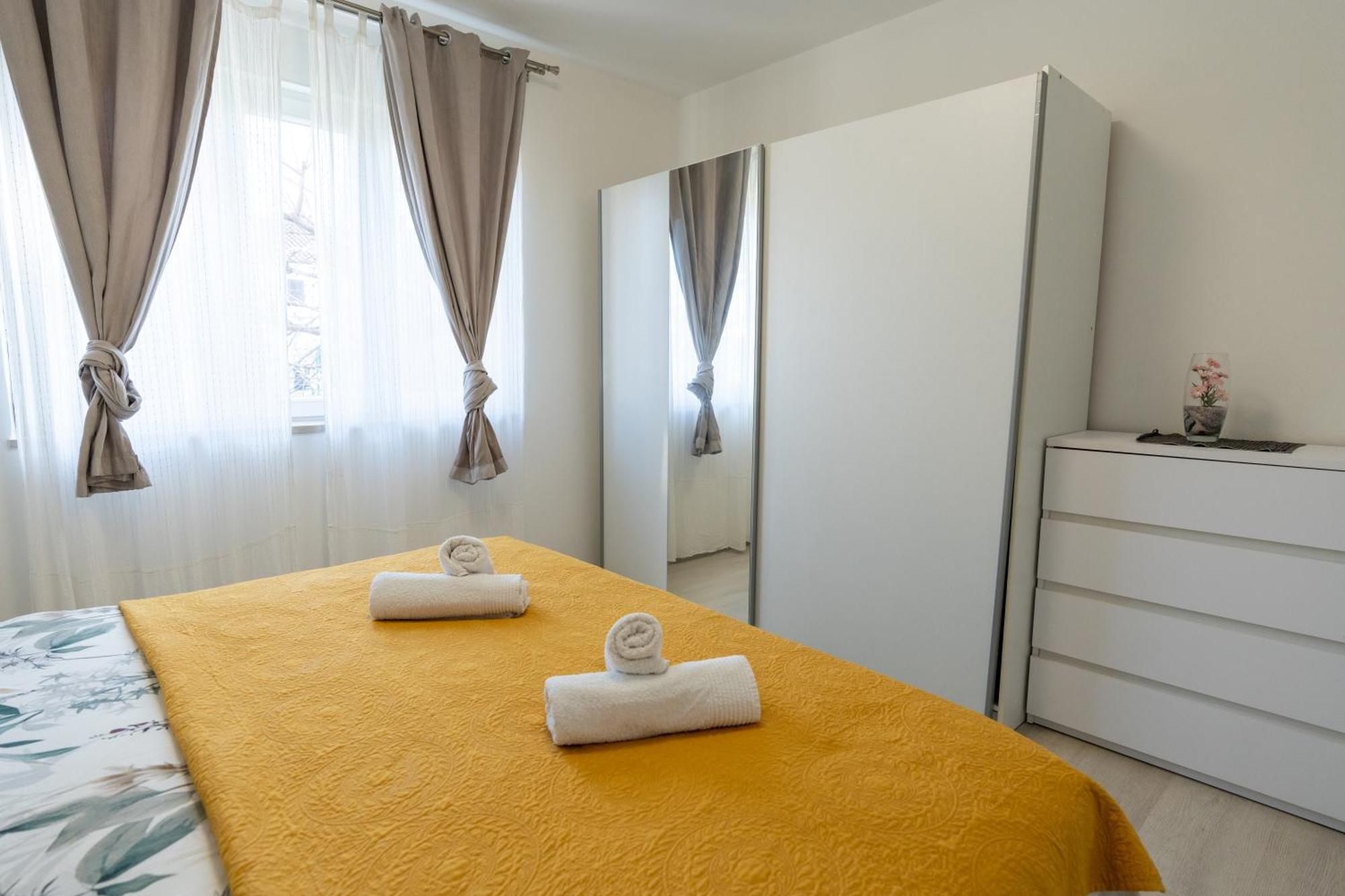 Two-Bedroom Apartment Rea In Ρόβινι Εξωτερικό φωτογραφία