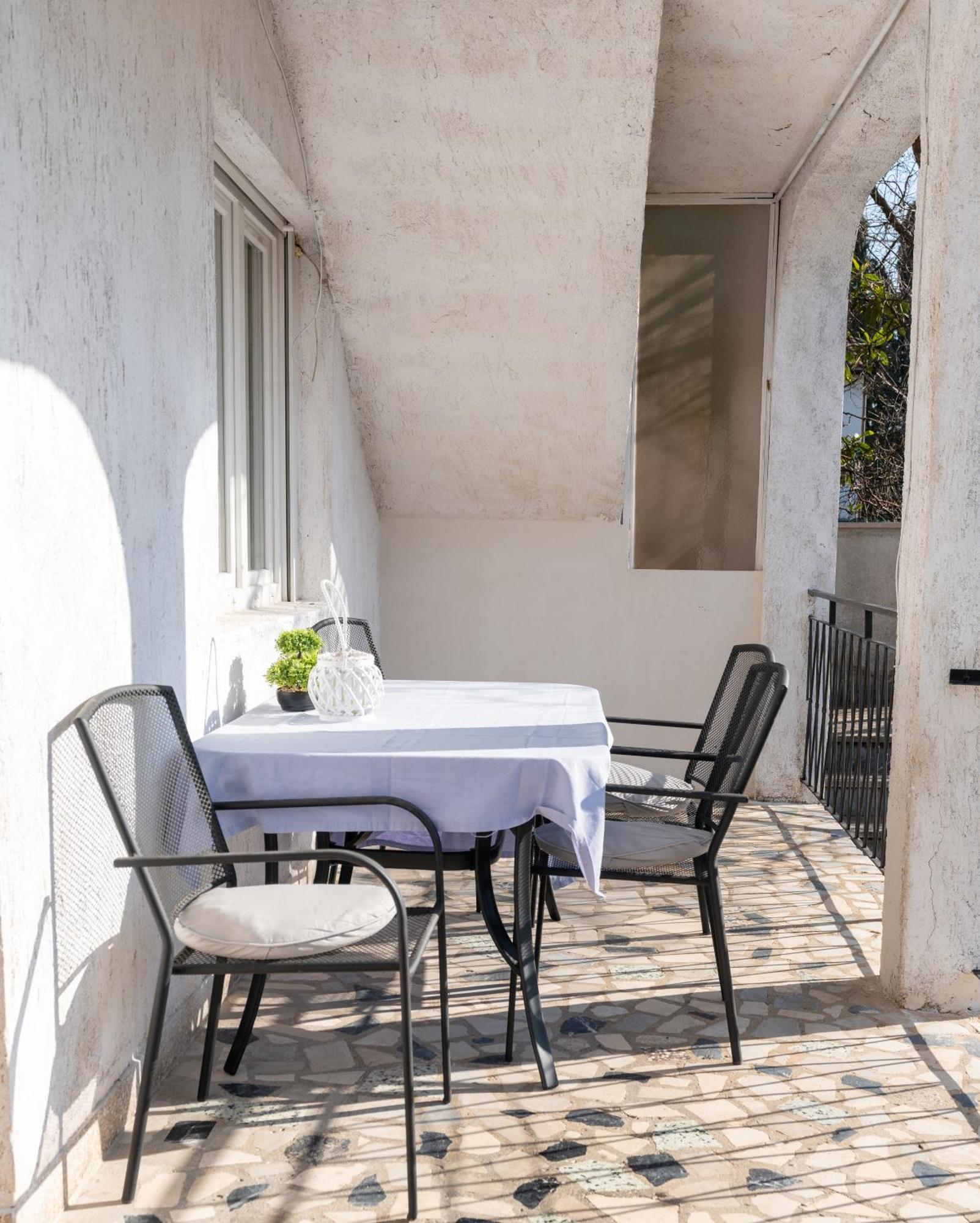 Two-Bedroom Apartment Rea In Ρόβινι Εξωτερικό φωτογραφία