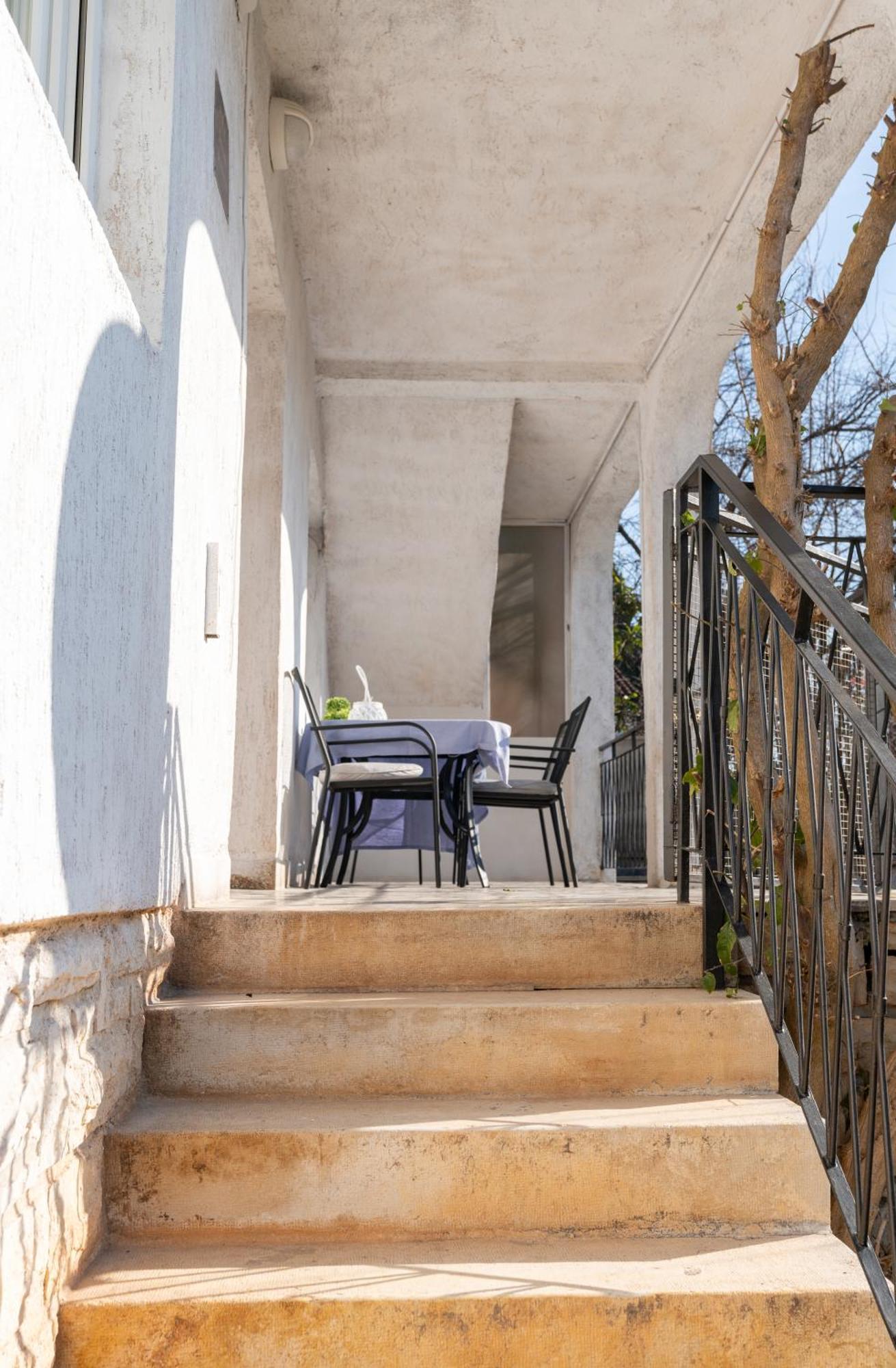 Two-Bedroom Apartment Rea In Ρόβινι Εξωτερικό φωτογραφία